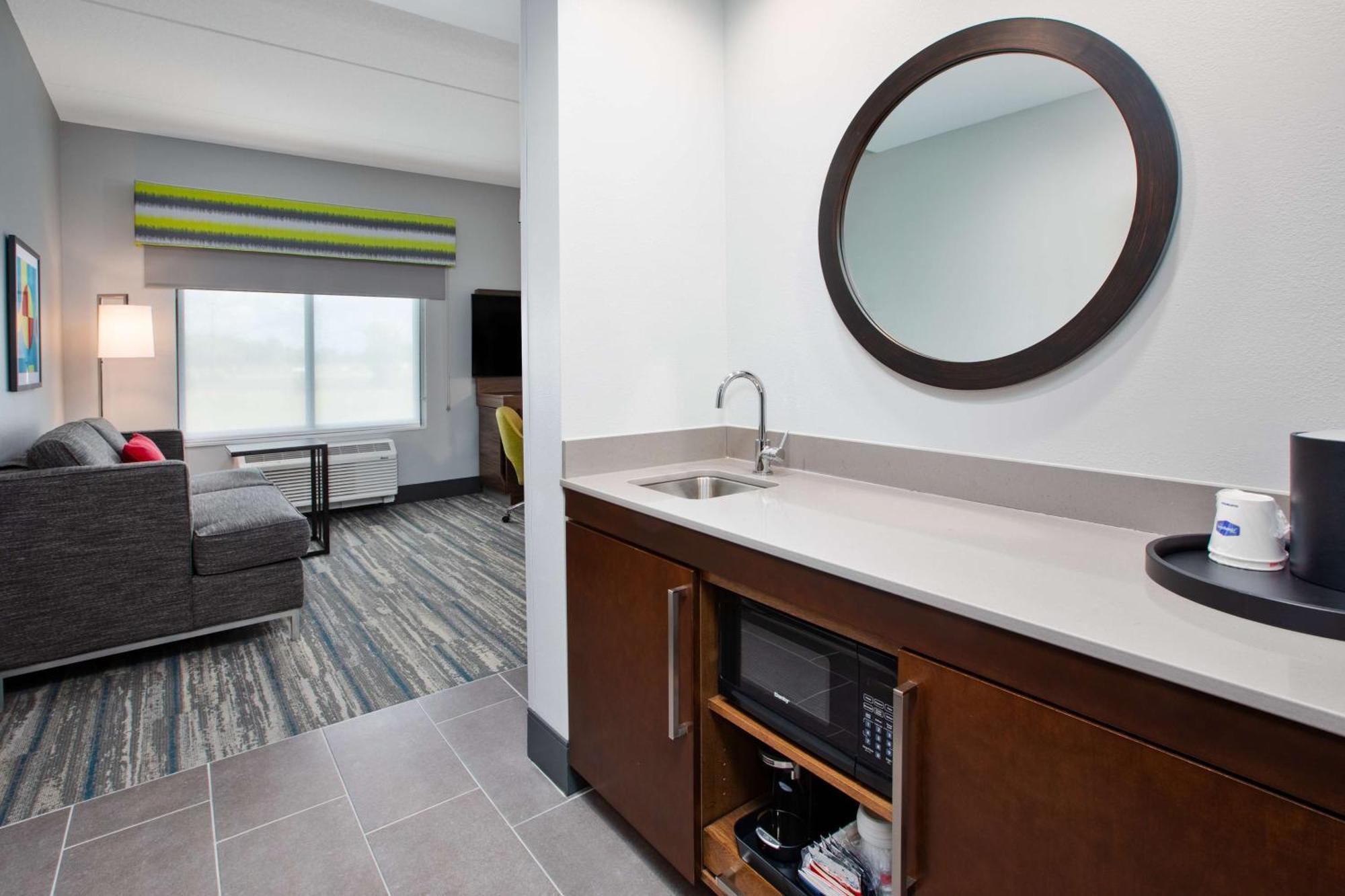 Hampton & By Hilton South Greenwood Hotel 3*
