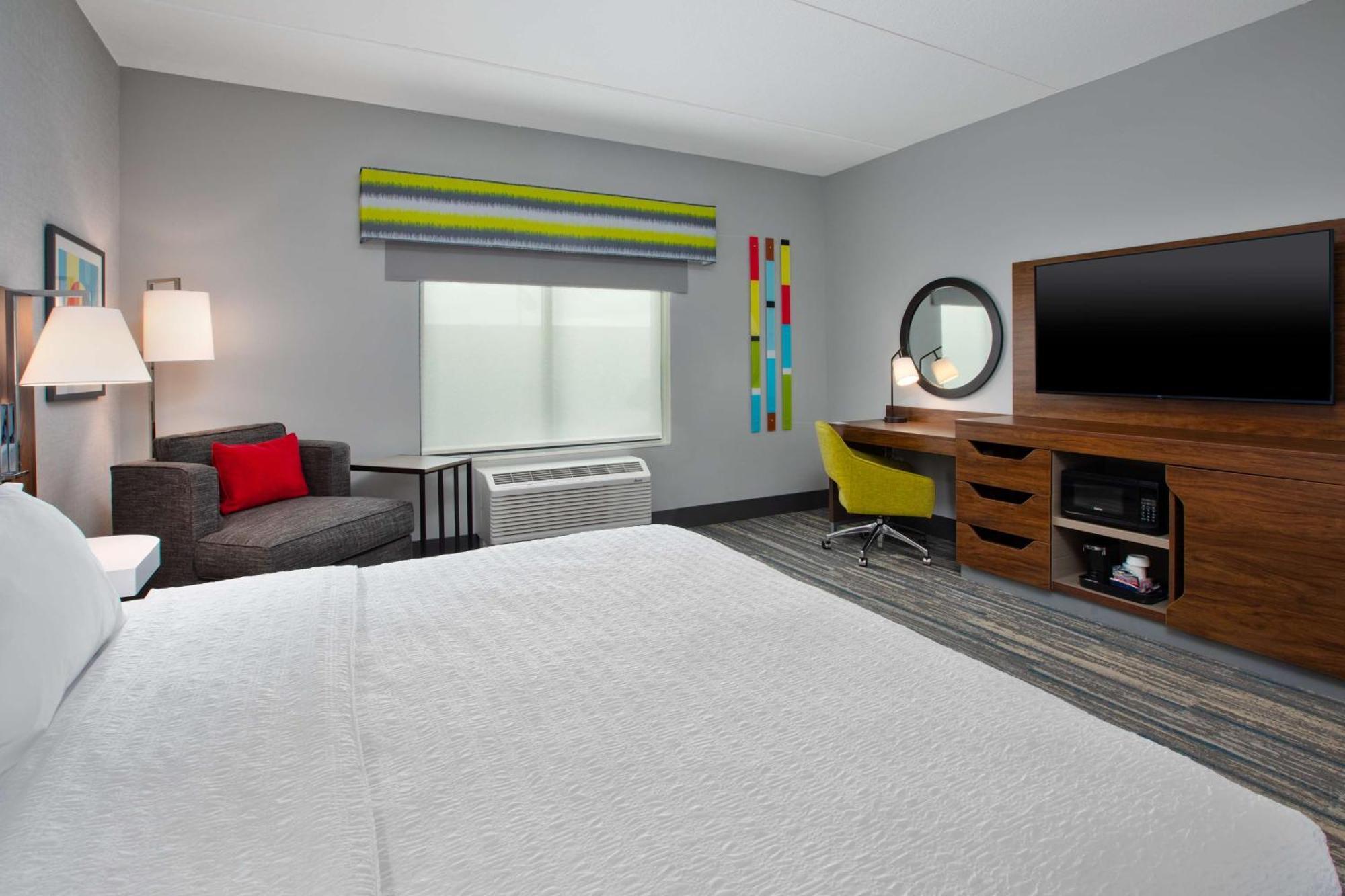 Hampton & By Hilton South Greenwood 3*